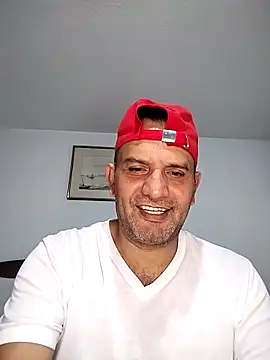 Snapshot of RogueTraveler chatting on 09/13/25, 03:28 RogueTraveler online show from 09/13/25, 03:28