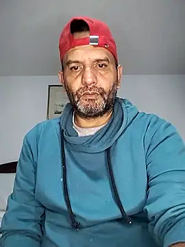 Snapshot of RogueTraveler chatting on 10/01/25, 03:01 RogueTraveler online show from 10/01/25, 03:01