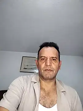 Snapshot of RogueTraveler chatting on 10/07/25, 03:47 RogueTraveler online show from 10/07/25, 03:47