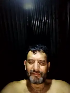 Snapshot of RogueTraveler chatting on 01/11/26, 04:50 RogueTraveler online show from 01/11/26, 04:50