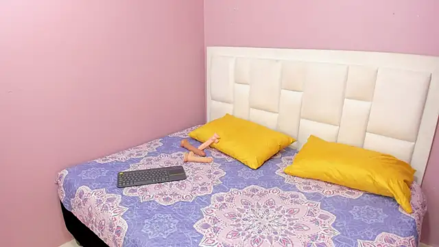 ZaritaLenon online show from 10/16/25, 08:32