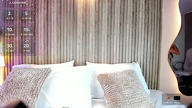 HannaPaola online show from 12/13/25, 10:37