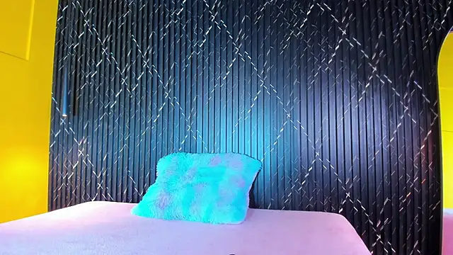 Snapshot of valentina_lux chatting on 10/03/25, 08:17 valentina lux online show from 10/03/25, 08:17