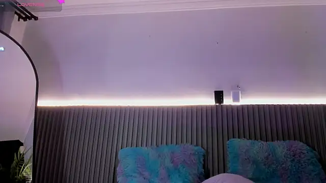 valentina lux online show from 02/09/26, 07:29