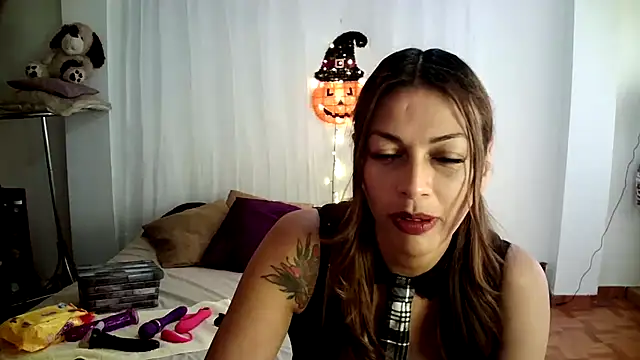 Hanna Charming online show from 10/08/25, 06:38