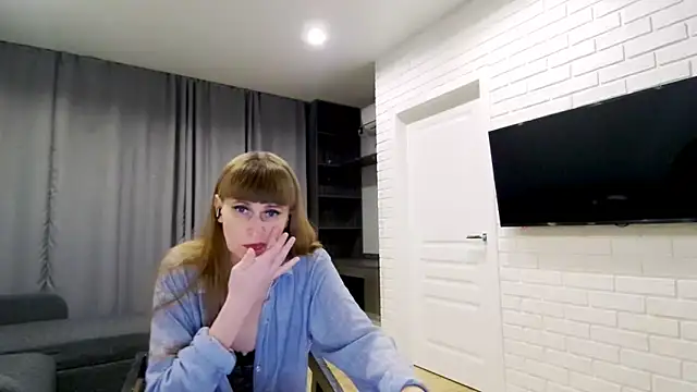 Daniella Lorente online show from 12/14/25, 10:14