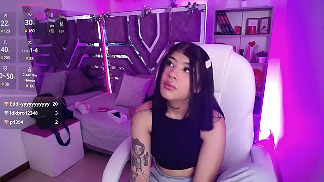 Snapshot of AliceWalker_11 chatting on 02/25/25, 08:09 AliceWalker 11 online show from 02/25/25, 08:09