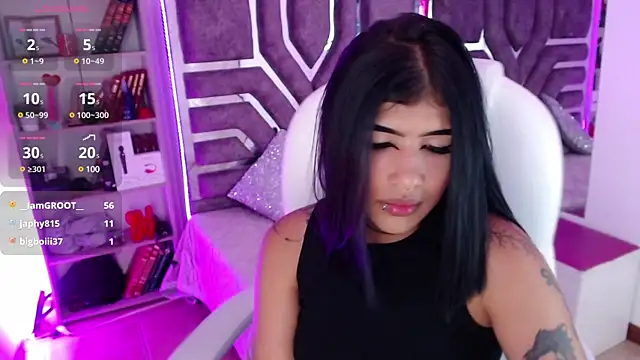 Snapshot of AliceWalker_11 chatting on 03/14/25, 07:44 AliceWalker 11 online show from 03/14/25, 07:44