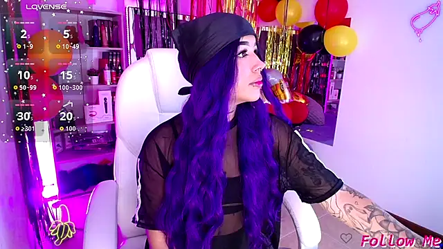 Snapshot of AliceWalker_11 chatting on 09/27/25, 08:03 AliceWalker 11 online show from 09/27/25, 08:03