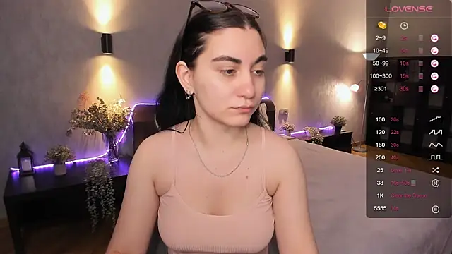 hannacheekss  online show from 12/12/24, 06:57