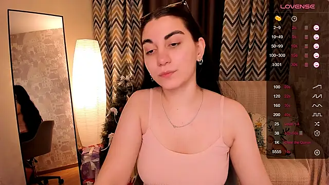 hannacheekss  online show from 12/18/24, 02:21