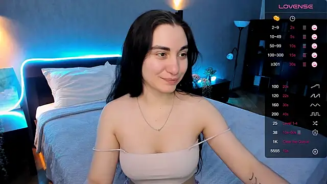 hannacheekss  online show from 01/13/25, 10:03