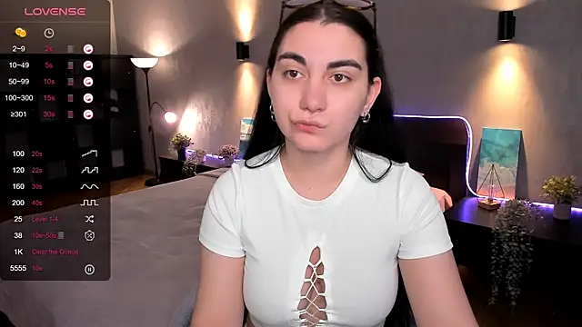 hannacheekss  online show from 02/05/25, 02:08