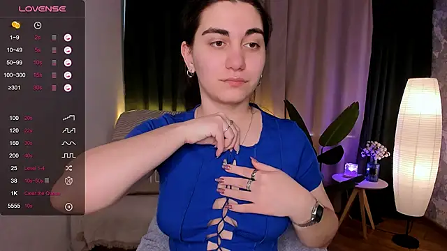 hannacheekss  online show from 02/19/25, 08:12