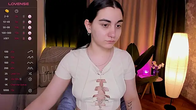 hannacheekss  online show from 03/10/25, 08:15