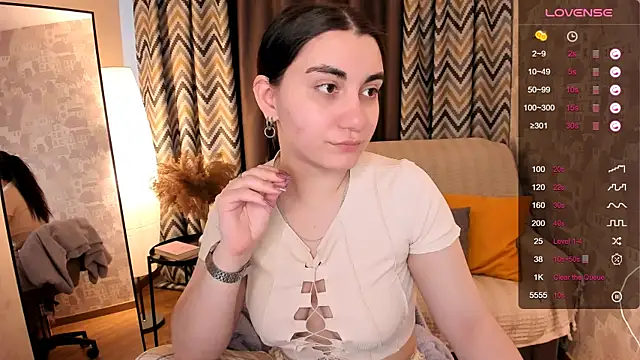 hannacheekss  online show from 03/11/25, 05:27