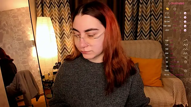 hannacheekss  online show from 11/06/25, 02:01