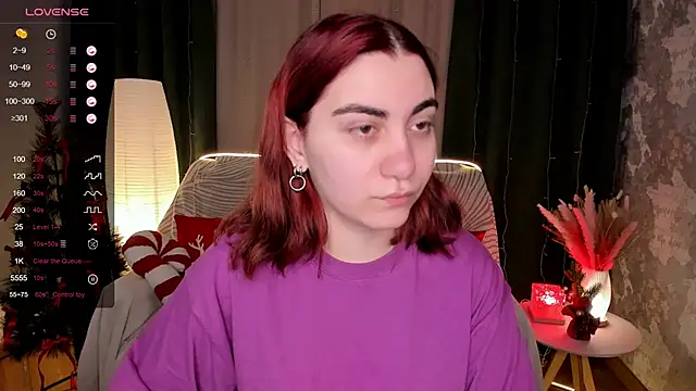 Snapshot of hannacheekss_ chatting on 12/05/25, 02:09 hannacheekss online show from 12/05/25, 02:09