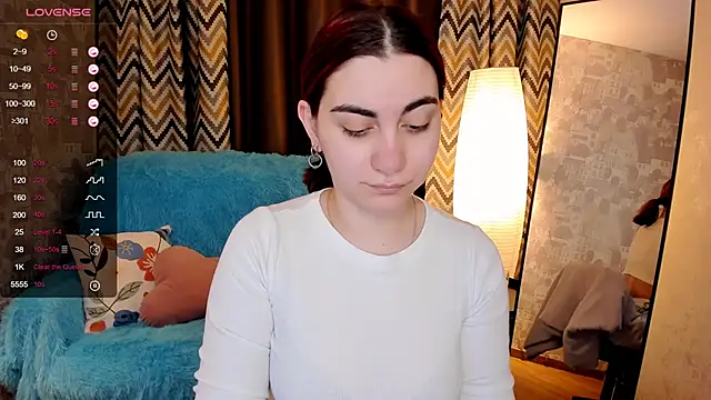 Snapshot of hannacheekss_ chatting on 01/15/26, 02:05 hannacheekss online show from 01/15/26, 02:05