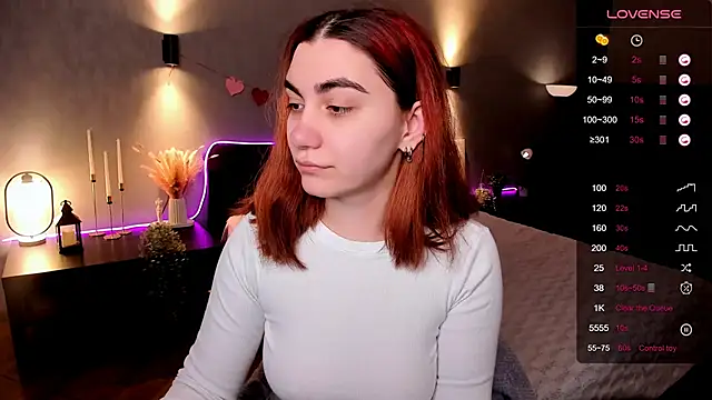 Snapshot of hannacheekss_ chatting on 02/24/26, 01:58 hannacheekss online show from 02/24/26, 01:58