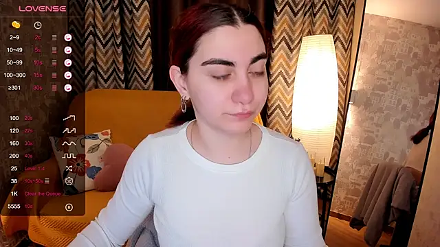 Snapshot of hannacheekss_ chatting on 02/26/26, 01:59 hannacheekss online show from 02/26/26, 01:59