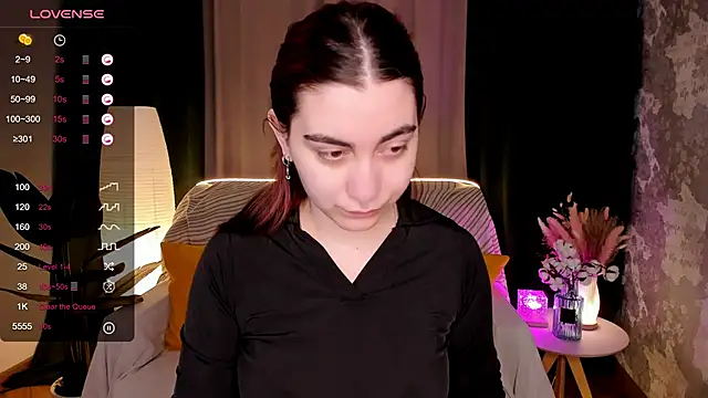 hannacheekss  online show from 03/10/26, 02:05