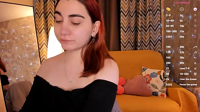 hannacheekss  online show from 03/17/26, 02:05