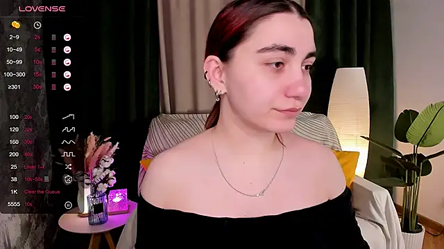 hannacheekss  online show from 03/31/26, 02:02