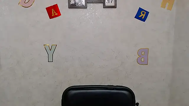 Snapshot of AliceSexyyy_ chatting on 02/25/25, 12:24 AliceSexyyy online show from 02/25/25, 12:24