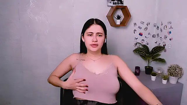 Snapshot of AliceSexyyy_ chatting on 09/17/25, 06:20 AliceSexyyy online show from 09/17/25, 06:20