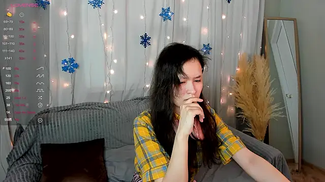 Emily Strikeee online show from 12/17/24, 07:18