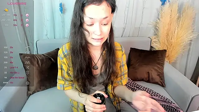 Emily Strikeee online show from 12/28/24, 10:03