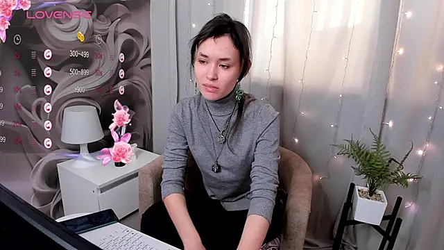 Emily Strikeee online show from 02/05/25, 09:46