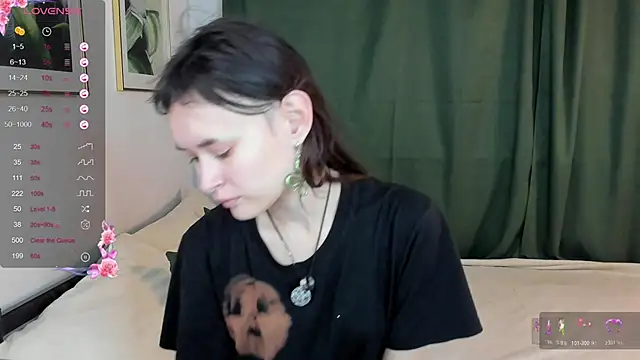 Emily Strikeee online show from 11/10/25, 10:14