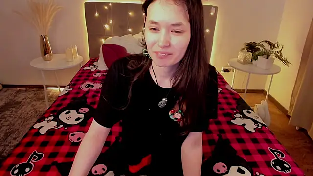 Emily Strikeee online show from 05/18/26, 01:45