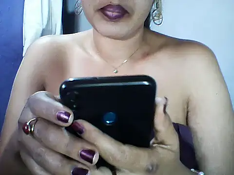 layanah12 online show from 10/12/25, 06:56