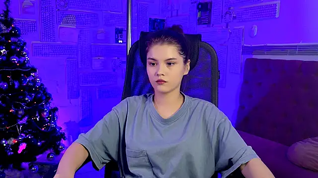 Snapshot of EvaThopson chatting on 12/09/24, 03:11 EvaThopson online show from 12/09/24, 03:11