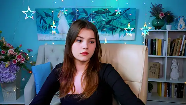 EvaThopson online show from 12/12/24, 11:07