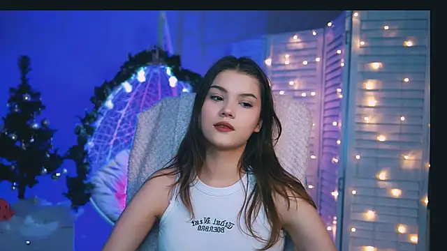 Snapshot of EvaThopson chatting on 12/14/24, 10:34 EvaThopson online show from 12/14/24, 10:34