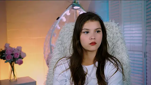 Snapshot of EvaThopson chatting on 09/09/25, 12:05 EvaThopson online show from 09/09/25, 12:05