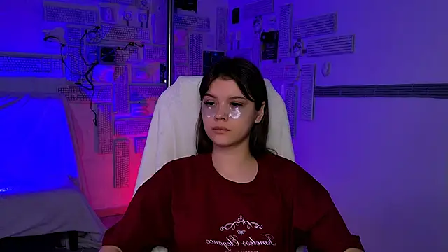 EvaThopson online show from 02/15/26, 06:10