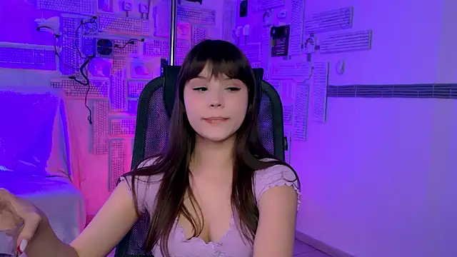 EvaThopson online show from 03/13/26, 10:22