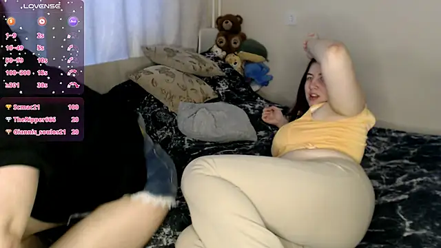 Snapshot of BettyandRich_ chatting on 03/23/25, 07:53 BettyandRich online show from 03/23/25, 07:53