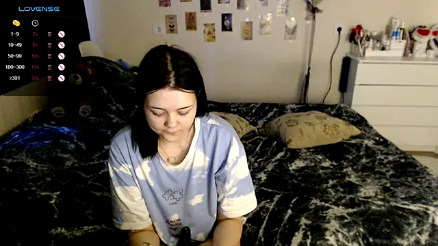 Snapshot of BettyandRich_ chatting on 10/26/25, 08:53 BettyandRich online show from 10/26/25, 08:53