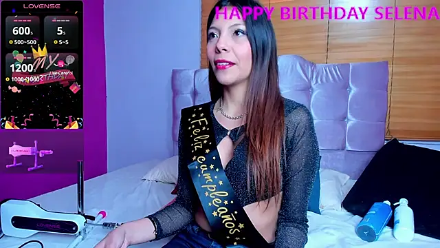 Snapshot of Selenakyle92_ chatting on 02/01/25, 06:51 Selenakyle92 online show from 02/01/25, 06:51