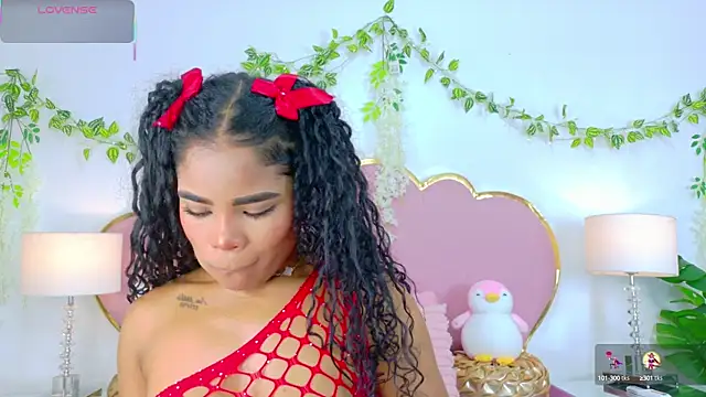 Snapshot of NahiaraReina chatting on 10/16/25, 01:56 NahiaraReina online show from 10/16/25, 01:56