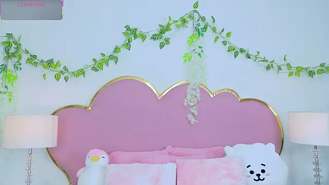 Snapshot of NahiaraReina chatting on 10/22/25, 01:33 NahiaraReina online show from 10/22/25, 01:33