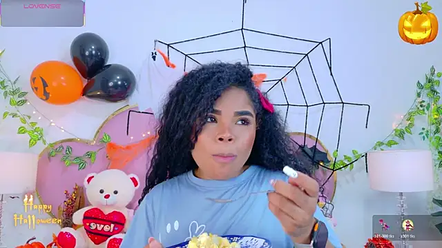 Snapshot of NahiaraReina chatting on 10/30/25, 01:12 NahiaraReina online show from 10/30/25, 01:12