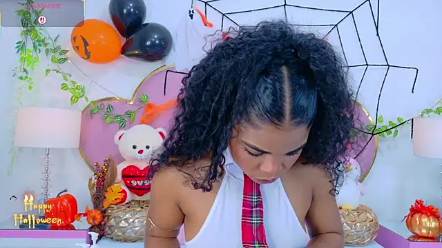 Snapshot of NahiaraReina chatting on 10/31/25, 01:12 NahiaraReina online show from 10/31/25, 01:12