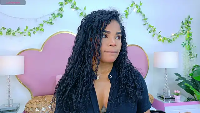 Snapshot of NahiaraReina chatting on 11/10/25, 01:10 NahiaraReina online show from 11/10/25, 01:10